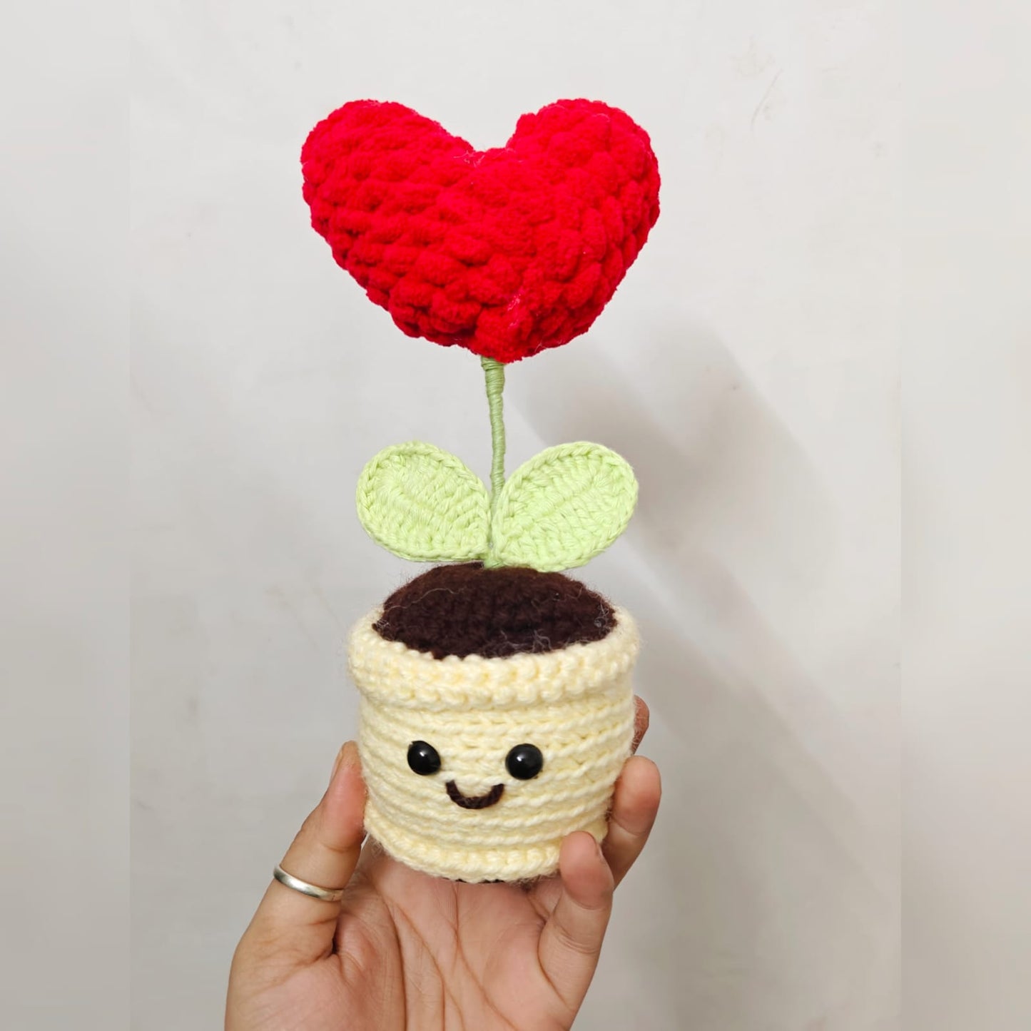 Heart mini pot with smiley
