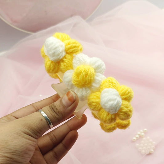 Puff flower claw clip