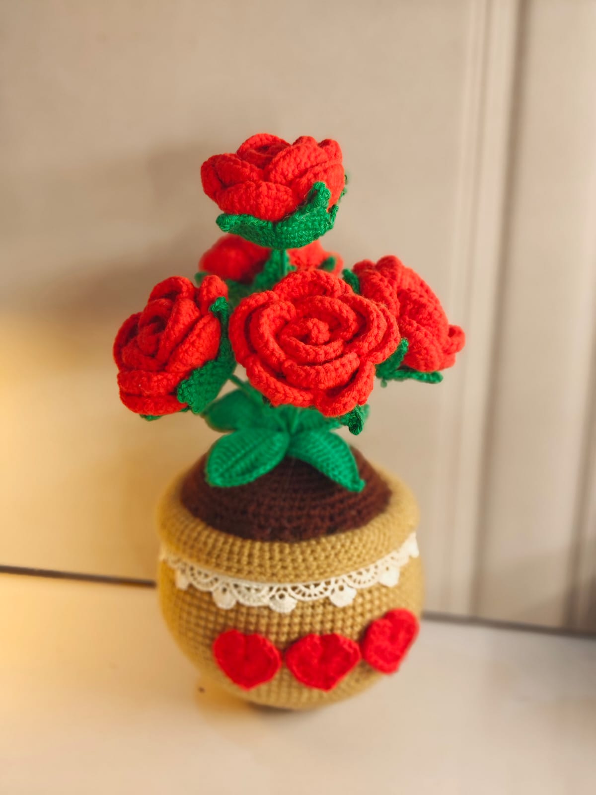Red rose aesthetic pot