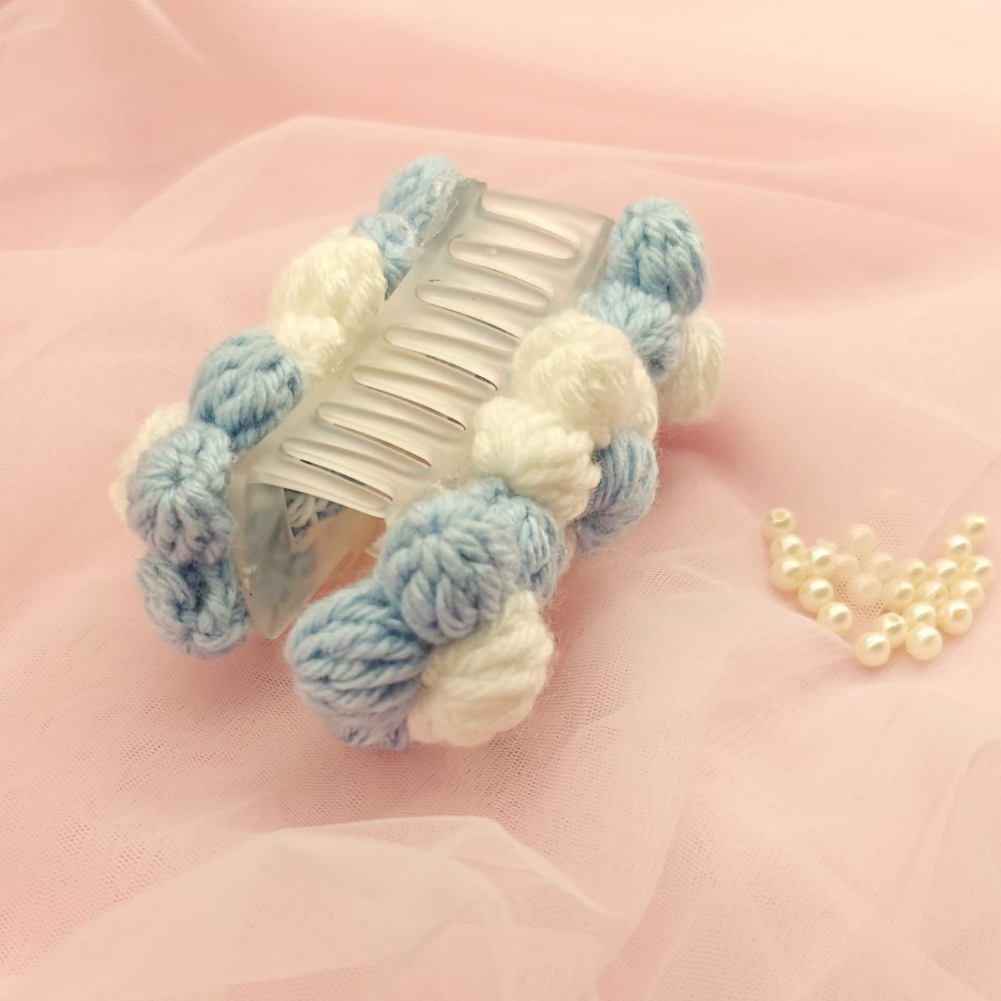 Puff flower claw clip