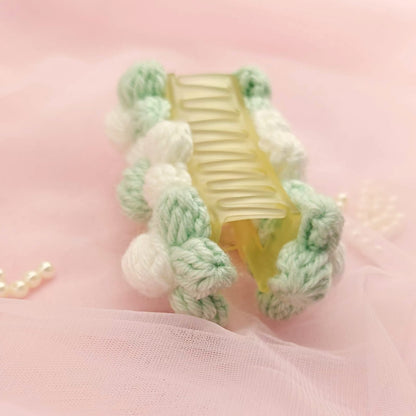 Puff flower claw clip